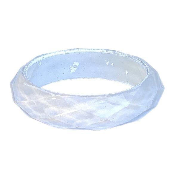 Vintage Chunky Honeycomb Faceted White Lucite Bangle Bracelet Optic Effect - Picture 5 of 6